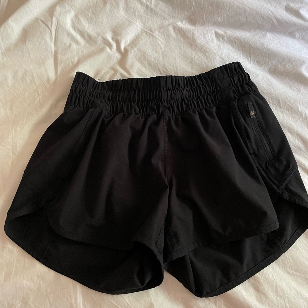 Lululemon Tracker short 4”